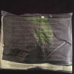 SUPREME FW18 CHRIS CUNNINGHAM CHIHUAHUA 
T-SHIRT